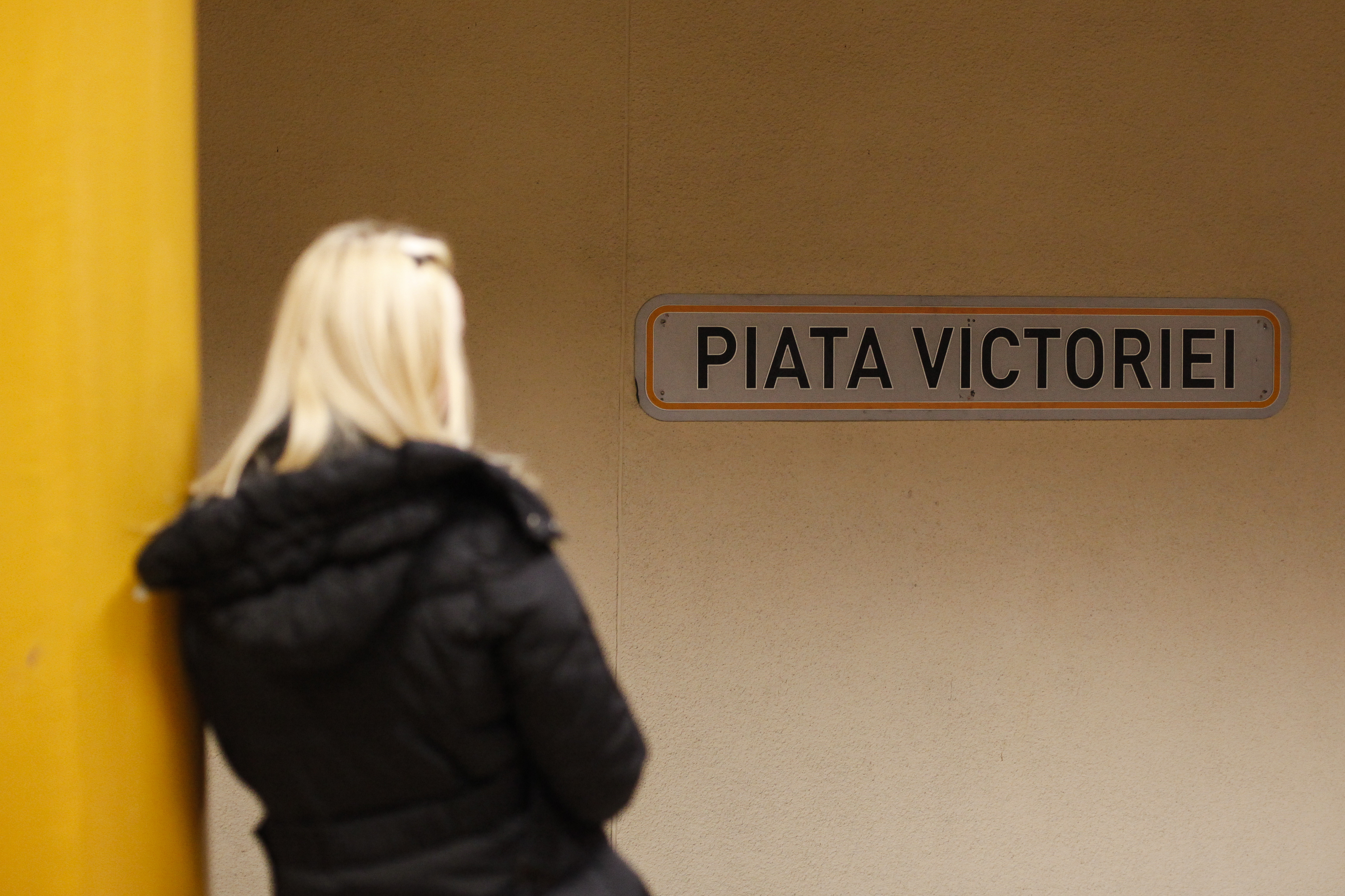 O tânără a fost agresată sexual într-o stație de metrou din București. „I-a ridicat rochia”