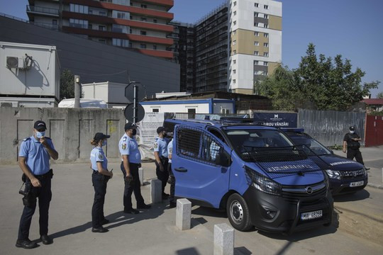 Focar de coronavirus pe un șantier din București. Peste 30 de muncitori s-au îmbolnăvit