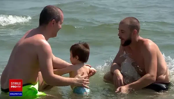 Lecții de înot gratuite pentru copii, pe litoralul românesc