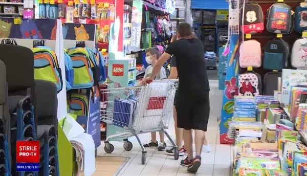 Începutul noului an școlar, o necunoscută pentru părinți. Mulți au început deja să facă cumpărături