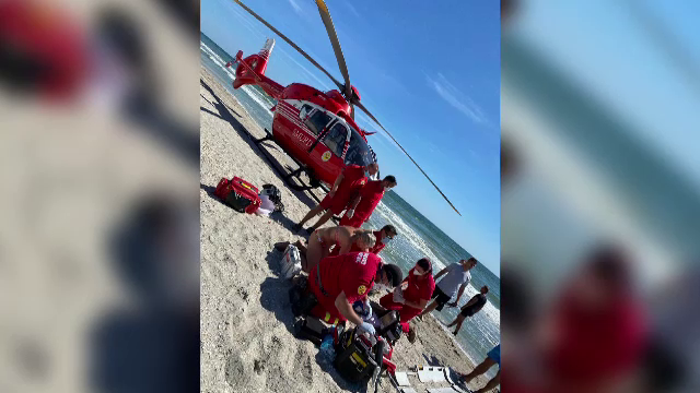 Doi turiști, trași de curenți în largul mării, la Corbu. Unul dintre ei a murit