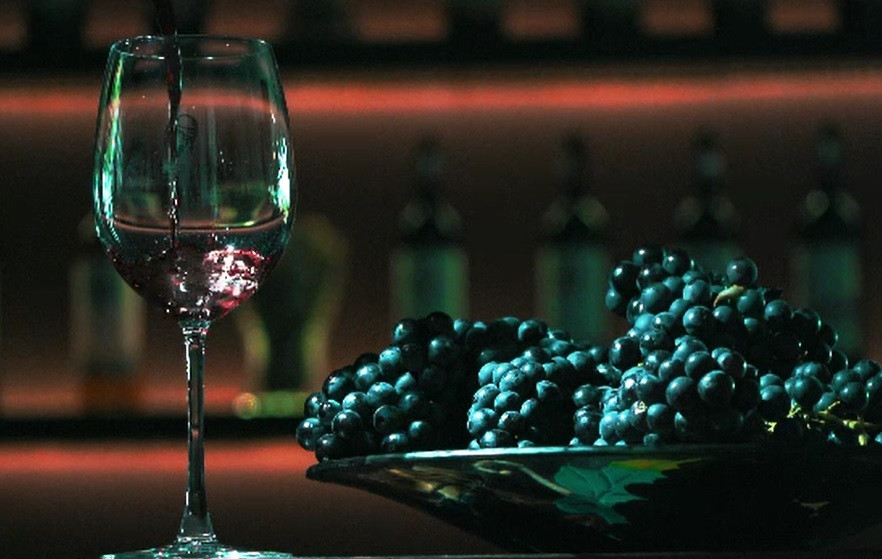 România ar putea primi bani de la UE pentru a transforma vinul în gel dezinfectant