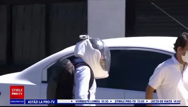 Un columbian a creat casca de protecție pentru pandemie. Până acum a vândut 120