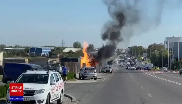 Incendiu uriaș la o conductă de gaz din Constanța. Focul s-a extins la maşini