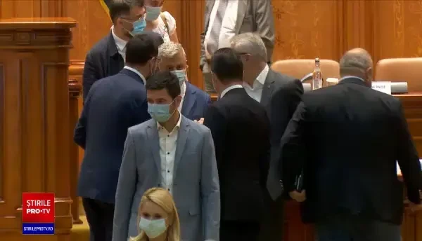 Fierbere mare și negocieri înaintea moțiunii de cenzură. Care sunt calculele politicienilor