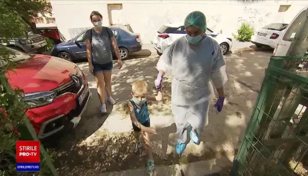 Voluntarii au transformat curtea Institutului Oncologic într-un loc de joacă pentru copiii grav bolnavi