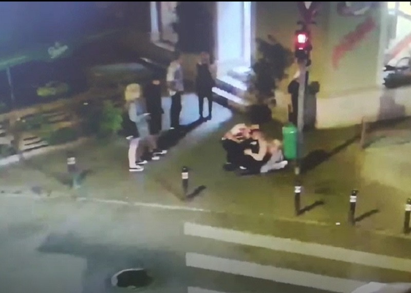 Cine e criminalul tânărului înjunghiat în centrul orașului Satu Mare. Băiatul venise în concediu în țară