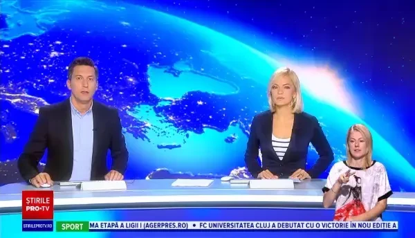 O șoferiță a scăpat în mod miraculos cu viață după ce a fost lovită de o locomotivă. Ce s-a întâmplat