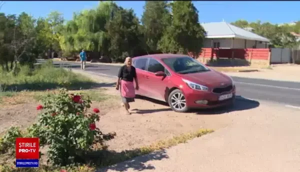 Un preot din Galați a construit o „căsuță cu bunătăți” pentru localnicii săraci