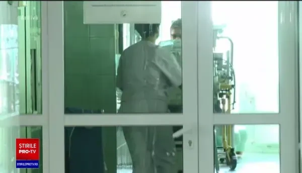 Tot mai mulți tineri cu Covid-19 ajung la ATI. De ce unii mor în doar câteva ore