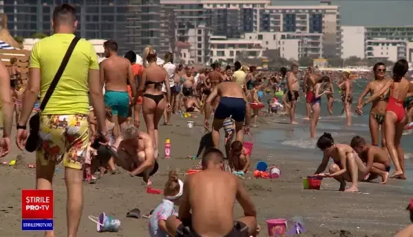 Numărul turiștilor cazați în România a scăzut cu 35% în iulie față de anul trecut