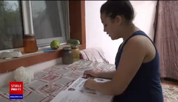 UNICEF: Copiii români nu știu să scrie și să citească. Cazul Casandrei, repetentă de 4 ani în clasa a doua