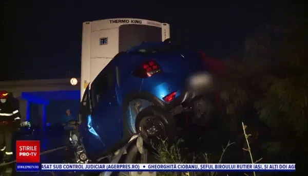 Cum au scăpat cu viață cinci oameni după ce un TIR scăpat de sub control a intrat în plin în mașina lor