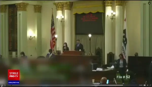 O deputată din California a mers în parlament cu fetița ei nou-născută. „Tocmai îmi hrăneam fiica”