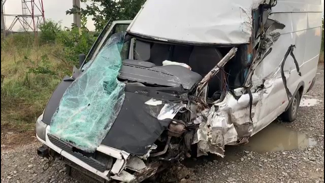 Dubă spulberată de TIR între Târgoviște și Ploiești. Ce s-a descoperit despre șoferul camionului