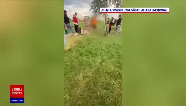 Un băiat de 13 ani din Timiș, snopit în bătaie de părinții unei fete pe care victima o lovise cu mingea