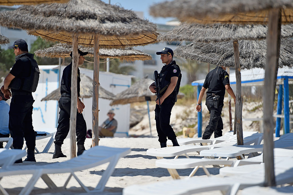 Atac terorist într-o stațiune turistică. Un polițist a fost ucis, iar altul este rănit