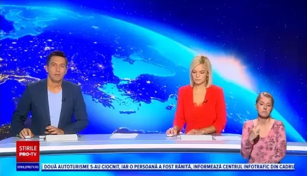 Un bărbat a fost rănit după ce camioneta în care se afla a fost lovită de un autoturism