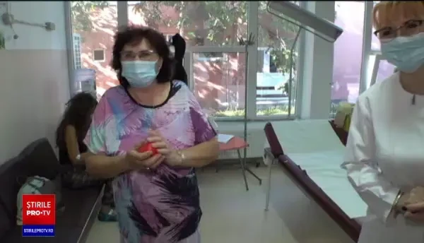 Criză de plasmă pentru bolnavii de COVID în stare gravă. O infirmieră din Arad a donat de 5 ori