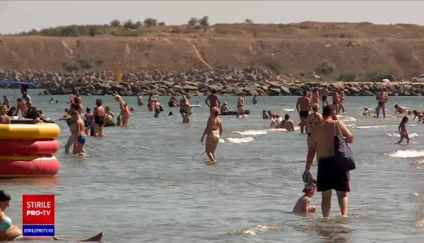 Afacerile de pe litoral, salvate de voucherele de vacanță. Cu cât au scăzut încasările din cauza pandemiei