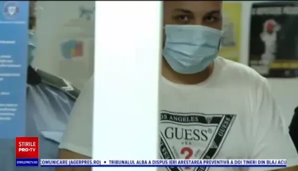 Trei bărbați din Timișoara, reținuți după ce ar fi atacat un bărbat în timp ce stătea la semafor