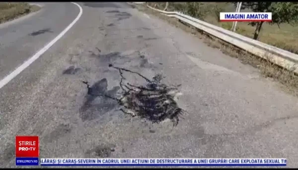Cum au "asfaltat" o șosea angajații de la Drumuri Naționale din Botoșani. "Se luase smoala pe roată"