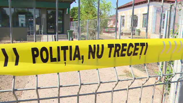 Hoţii din Galaţi au dat foc bancomatului, de ciudă că nu-l pot sparge. ”Tineretul de azi...”