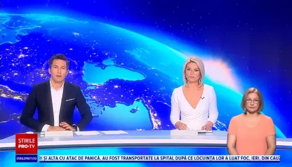 S-a răsturnat cu mașina într-un refugiu de tramvai din București. Cine se afla la volan