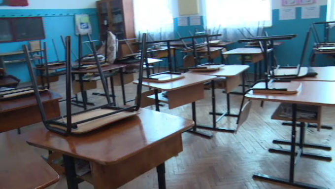 Profesor din Iași, depistat infectat cu coronavirus. Ar fi luat contact cu 70 de colegi