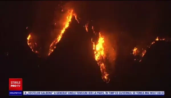 Haos în SUA. Incendiile de vegetație sunt cele mai mari înregistrate vreodată: „E ca un butoi cu pulbere”
