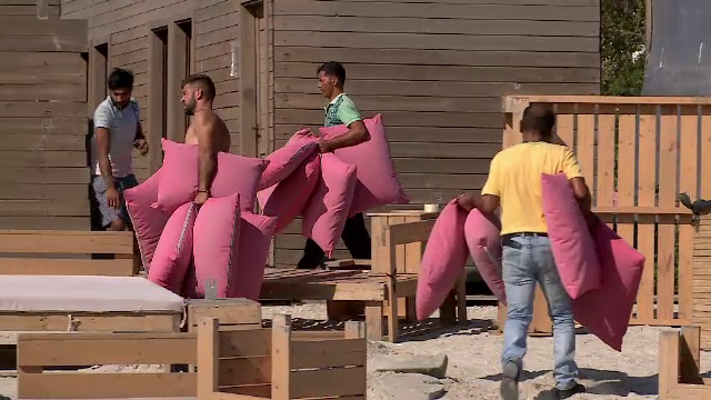 Sezonul estival ajunge la final. Încep să se închidă terase și să se strângă șezlonguri