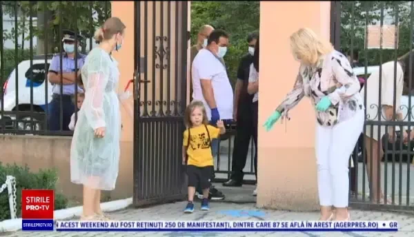 Începe prima zi de școală. Regulile pe care trebuie să le respecte elevii, profesorii și părinții în anul școlar 2020-2021