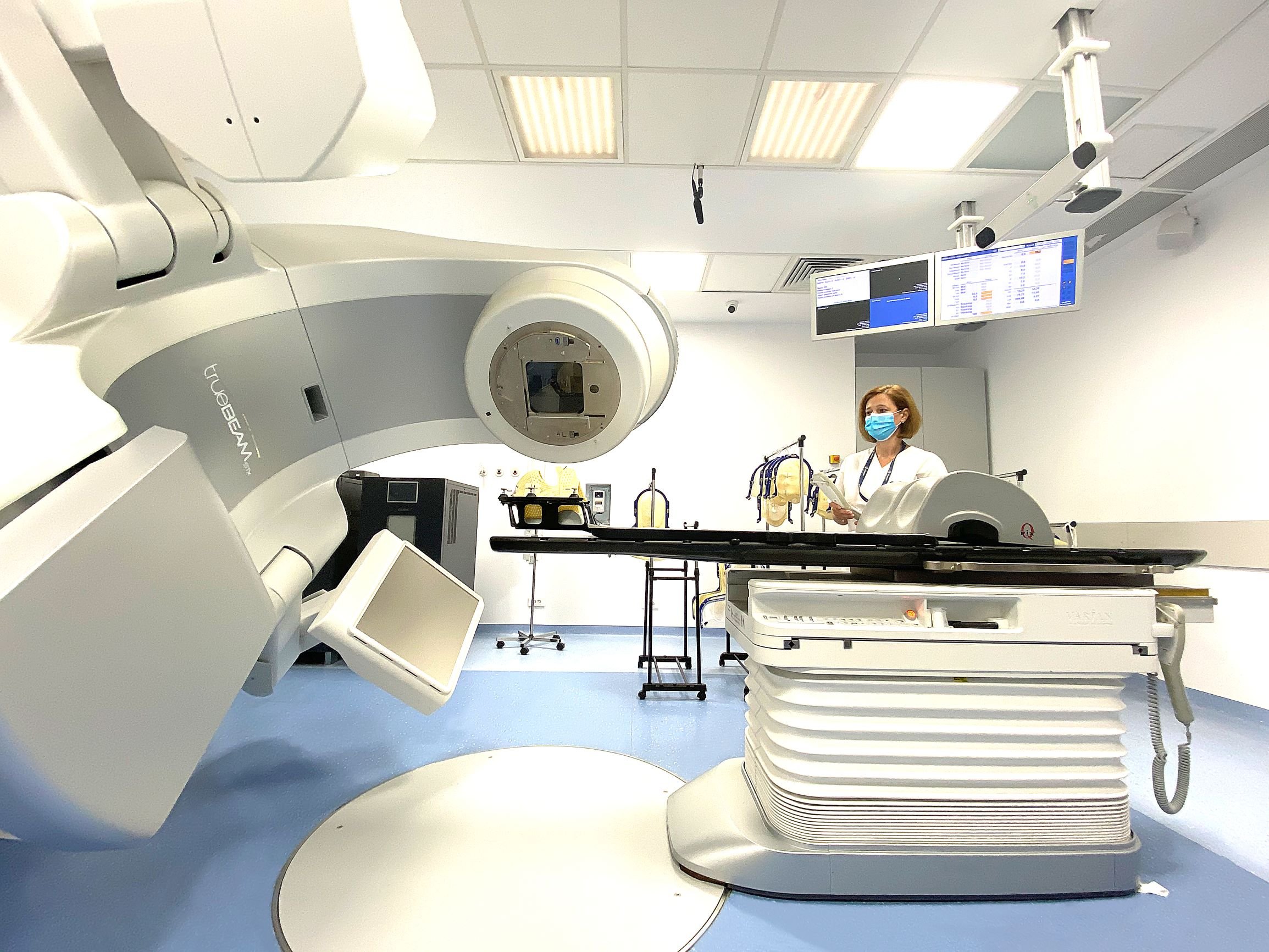 Concediu și indemnizație pentru însoțirea bolnavilor de cancer la investigații medicale. Proiectul, adoptat de Senat