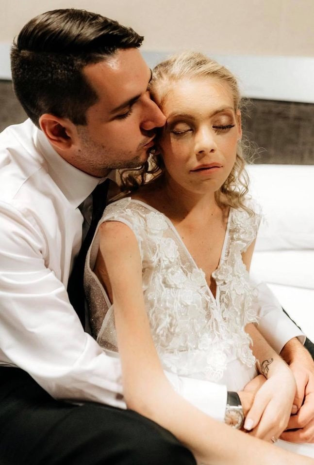 Povestea tragică a unei mirese care a murit la c&acirc;teva zile după nuntă. Medicii i-au spus că are doar un neg pe picior