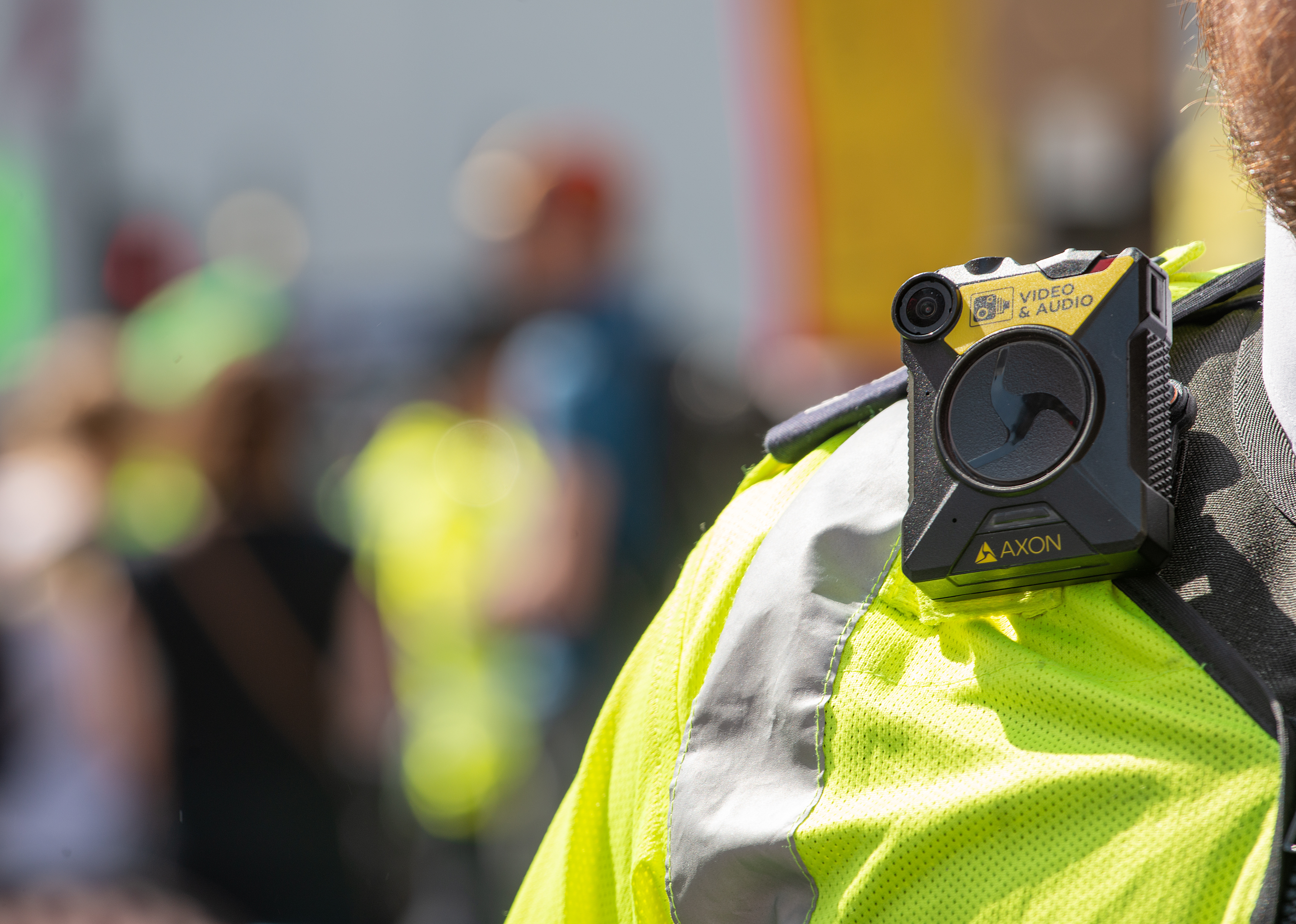 Polițiștii bucureșteni au body-cam. În curând, dispozitivele ajung și la colegii lor din țară