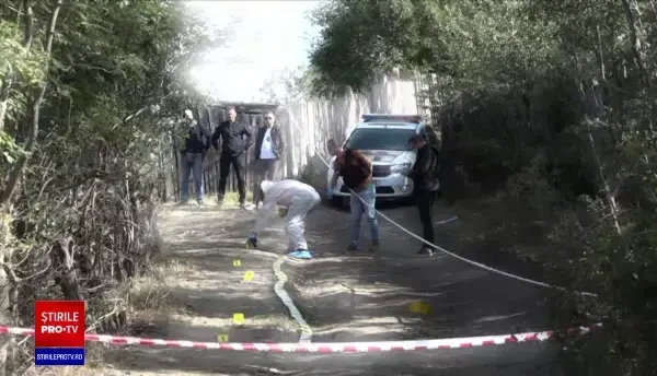 Crimă monstruoasă în Vaslui. Un bărbat de 54 de ani a fost găsit fără suflare, agățat de un gard