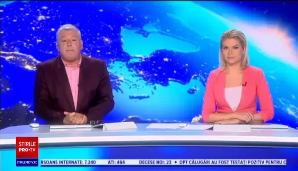 Blugii pătaţi intenţionat cu iarbă, creați de o celebră casă de modă. Prețurile sunt exorbitante