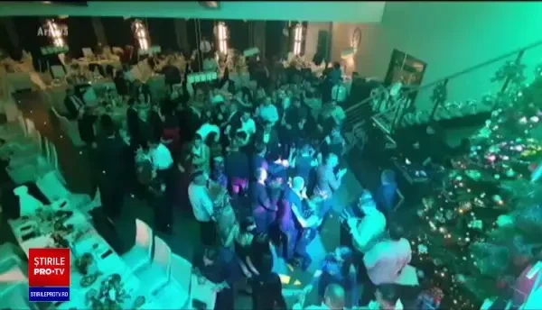 Reguli stricte de Crăciun și Revelion 2020. Reacția unei turiste când a aflat că nu va putea dansa