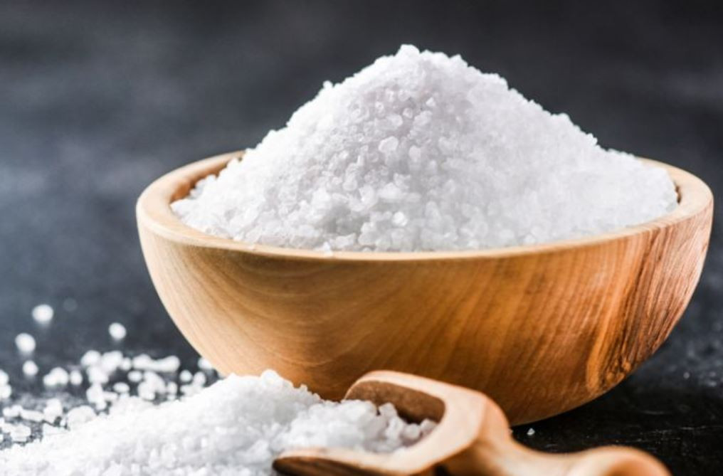 De ce trebuie românii să consume sare iodată. Cantitatea minimă de care avem nevoie în fiecare zi
