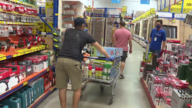 Euro a atins un maxim istoric. Ce înseamnă majorările votate de Parlament: la 100 de lei încasați, România cheltuiește 134