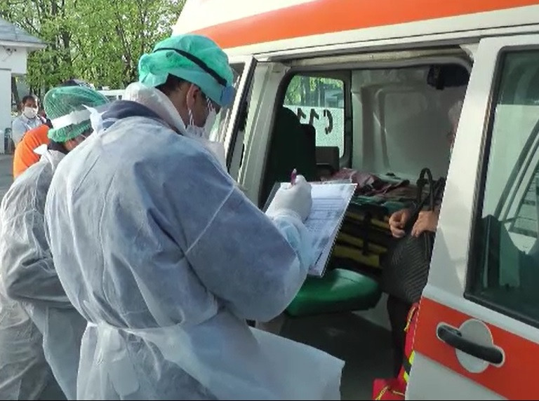 Situație critică în Capitală: spitalele Covid-19 nu mai au paturi libere. Ce decizie a luat Arafat