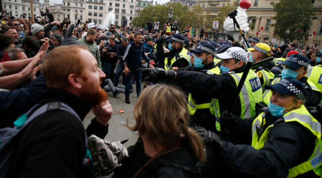 Protest violent anti-”Covid-1984” la Londra
