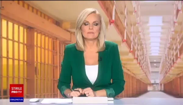 VIDEO: Un poliţist se aruncă pe scări ca să prindă un deţinut ce încerca să evadeze