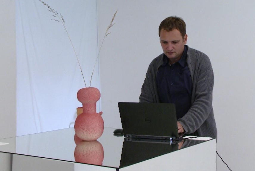 Omul sfințește locul. Cum reușește un IT-ist să-și ajute comunitatea, după ce a studiat 10 ani în străinătate