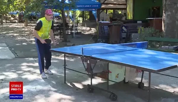 Explicaţiile românilor care nu au mers azi la vot: „Nu are rost. Altă Marie cu aceeaşi pălărie”