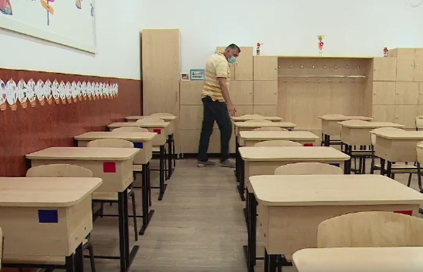 Școlile din Galați și Arad au intrat în scenariul galben. Elevii vor merge alternativ la ore