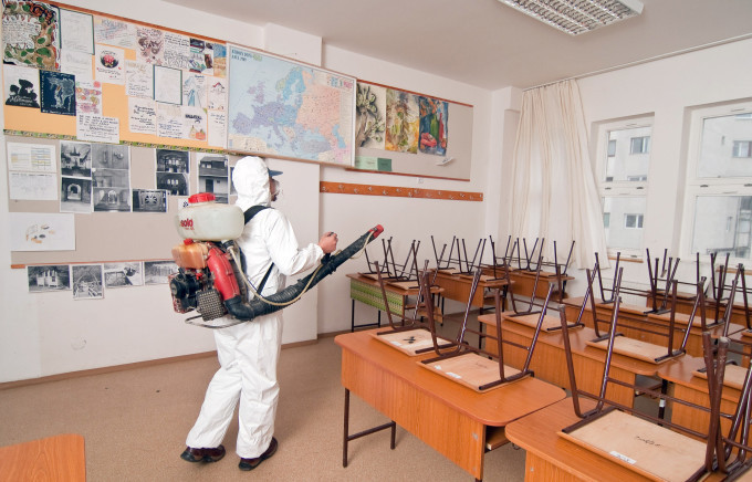 Consiliul Municipal al Elevilor București cere intrarea tuturor unităților de învățământ în scenariul roșu. Care este motivul