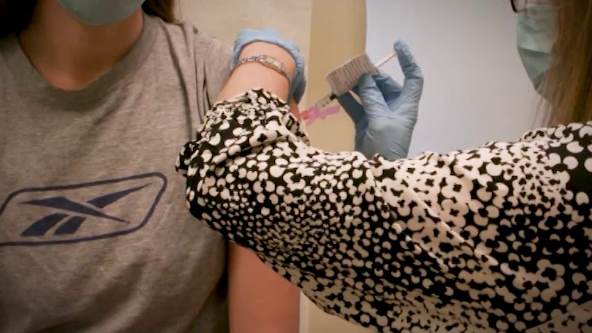 Întreaga Americă așteaptă aprobarea unui vaccin anti Covid-19 de la o mână de oameni. ”Ce se va întâmpla? Sincer, nu știu”