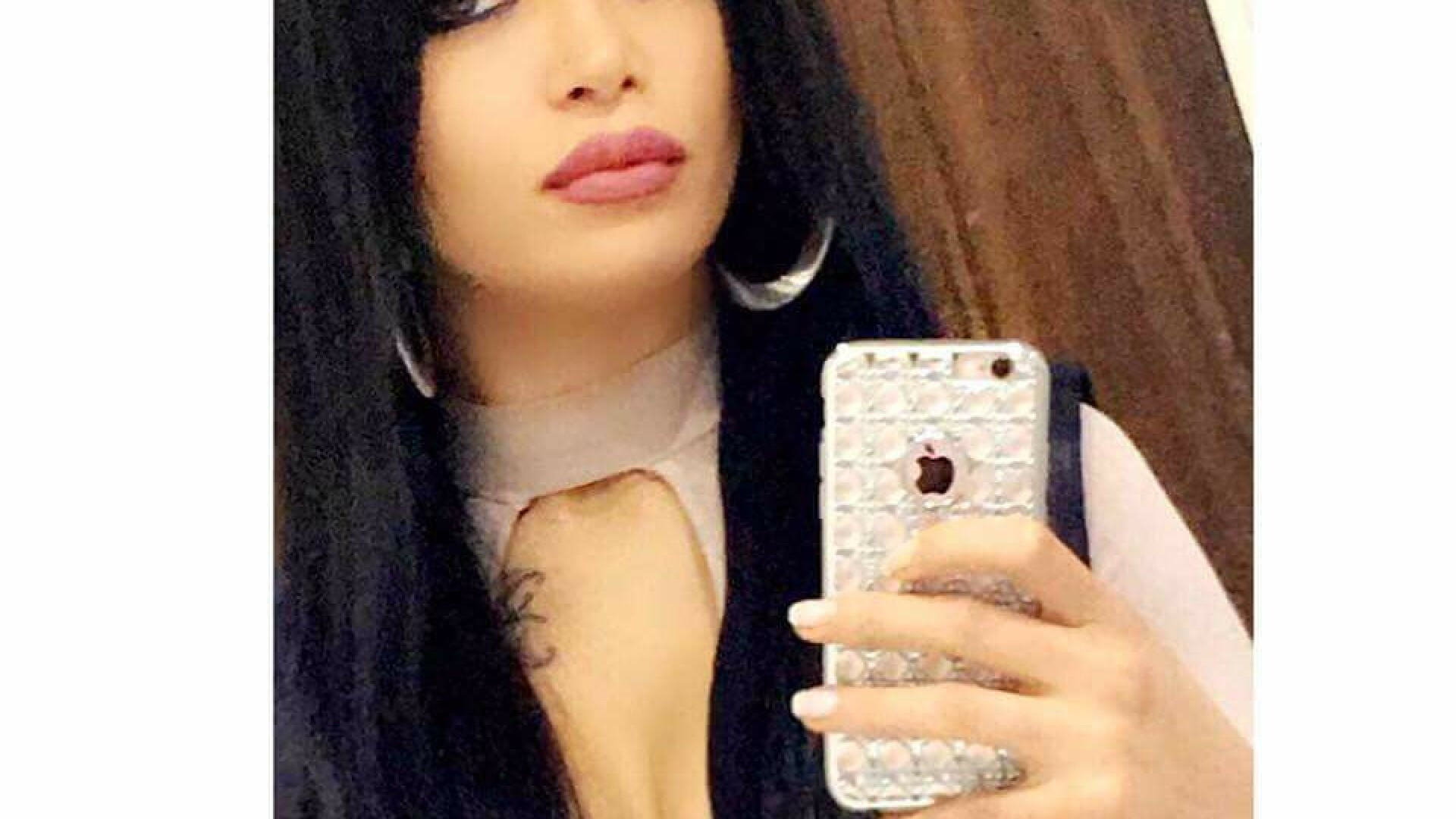 O tânără a murit în mod suspect. Părinții bănuiesc mușamalizarea unei crime, pentru că se întâlnea cu un bărbat influent