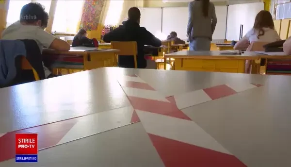 Profesorii care refuză să predea online, amenințați cu pierderea locului de muncă